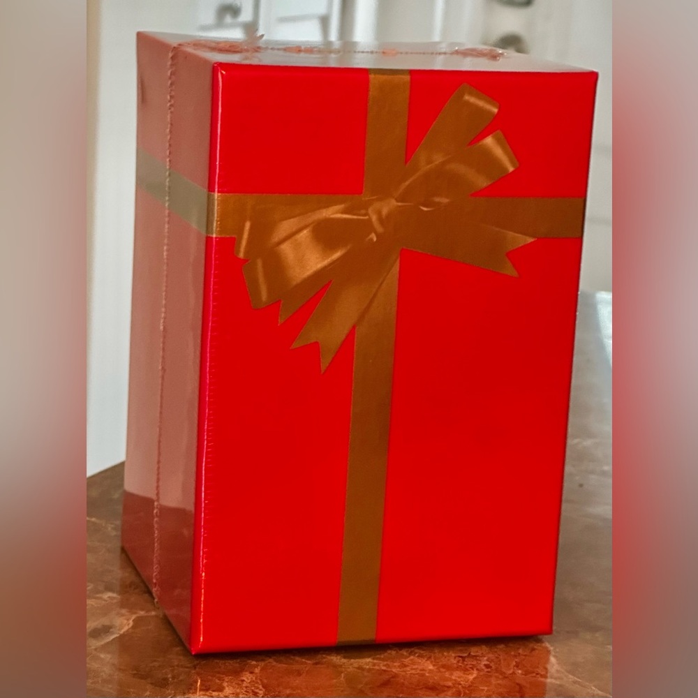 Brand New BOSE SoundLink Revolve speaker- Never Opened! Perfect Christmas Gift! - Picture 2 of 3